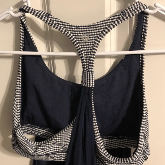 Lululemon tank with checkered built-in bra - Picture 3 of 4